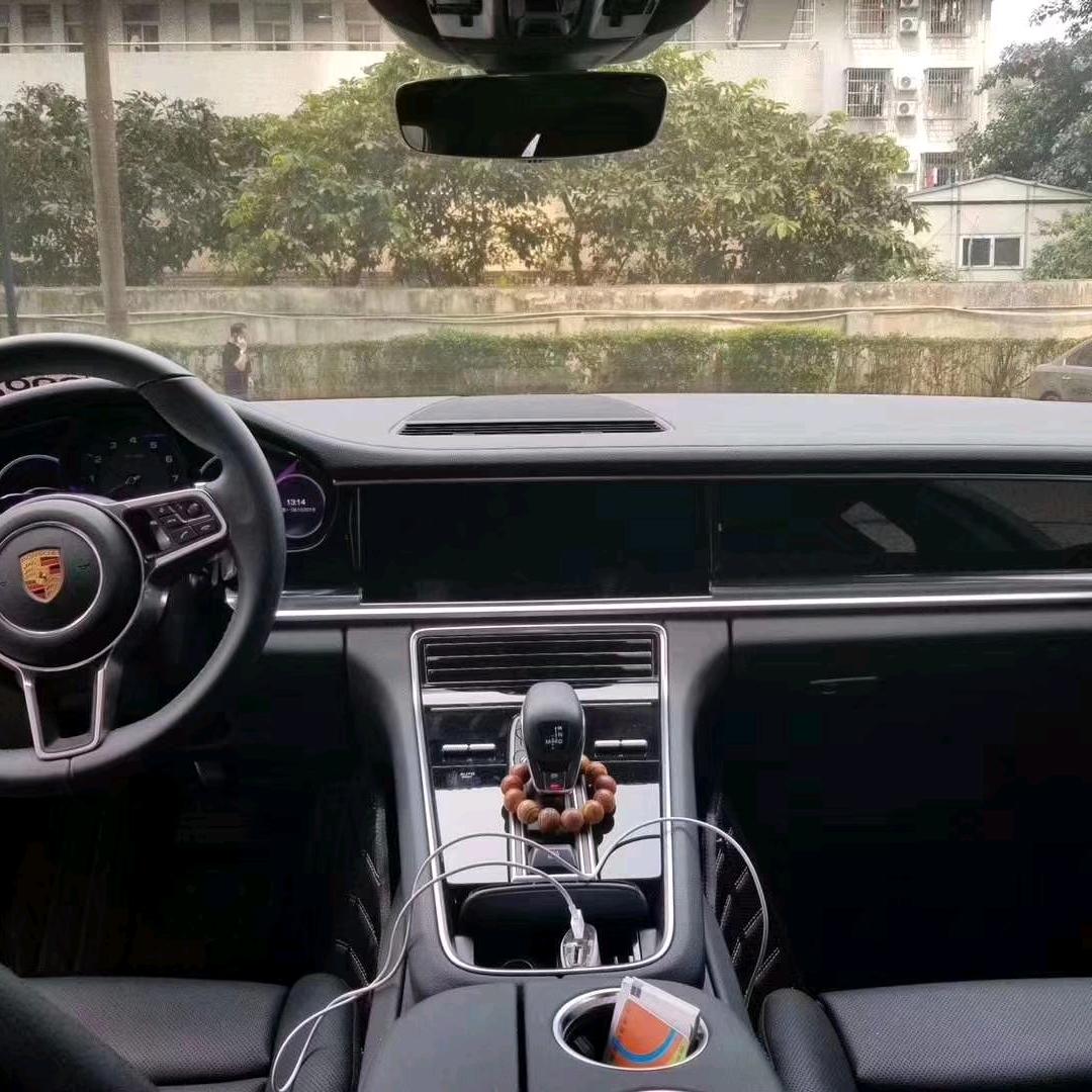 叾屾