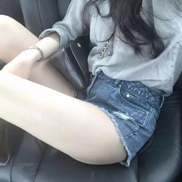 穿黑絲的奧特曼