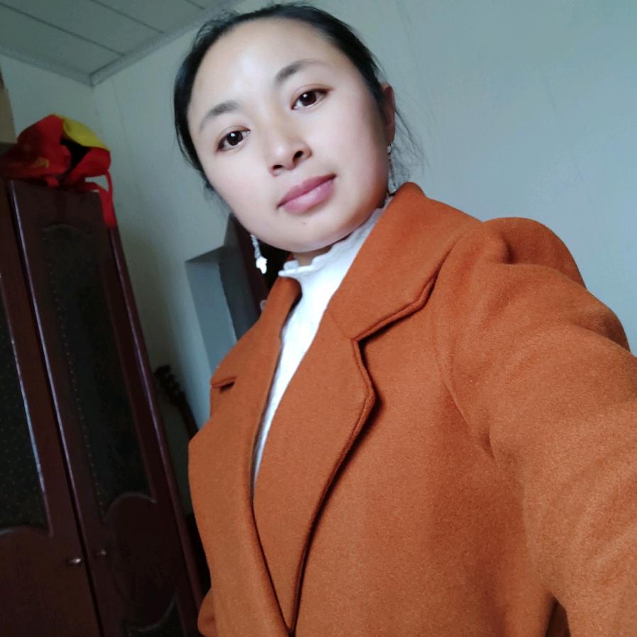 英依然坚强