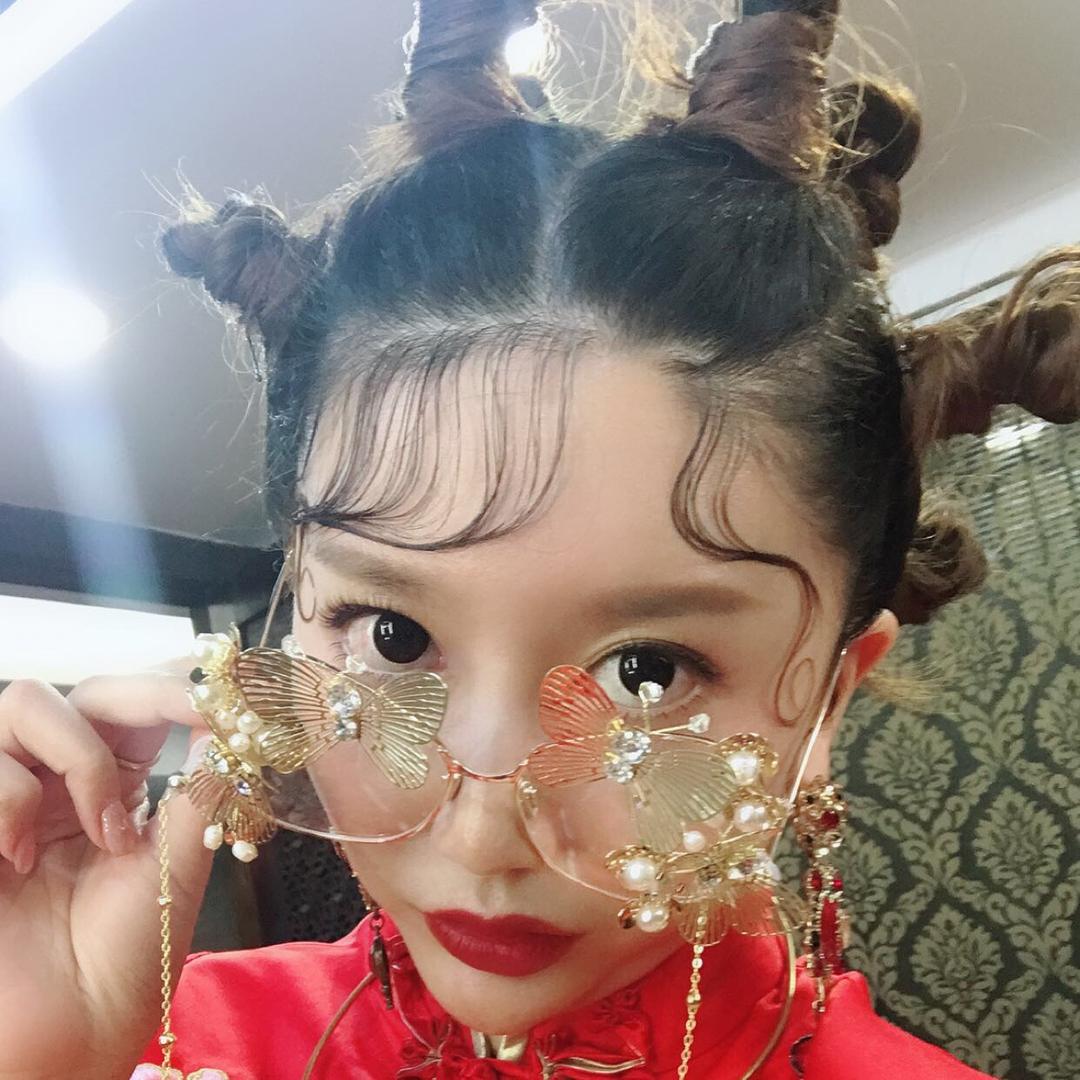 爱臭美的狗甜儿～