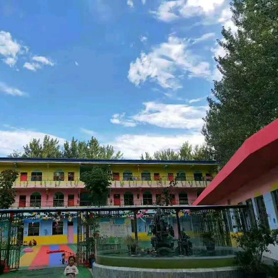 鹿邑英美学校