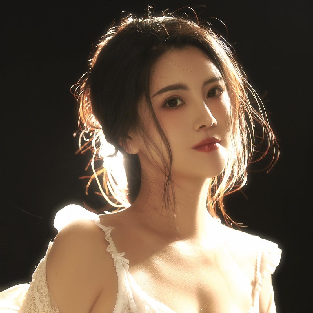 崔君君女装