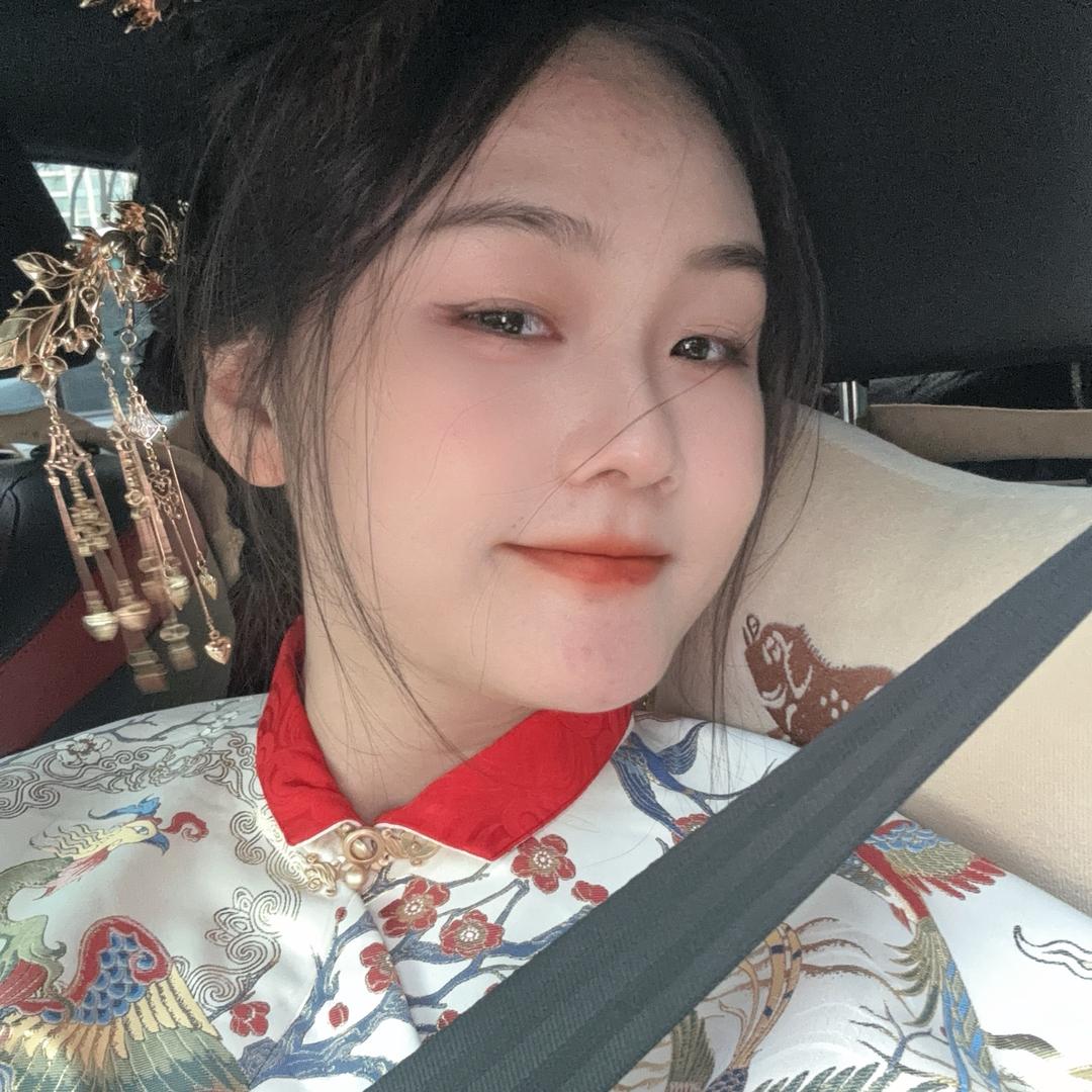 坐看庭前花开花落去留无意再看天空云卷云舒