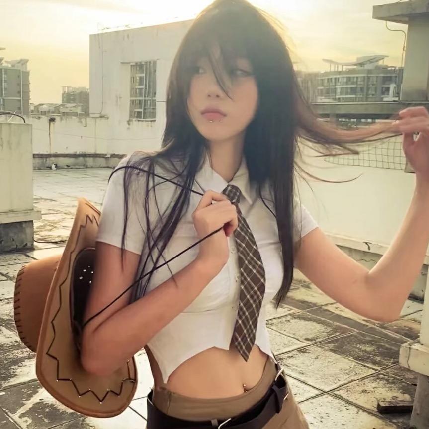 周樱子.