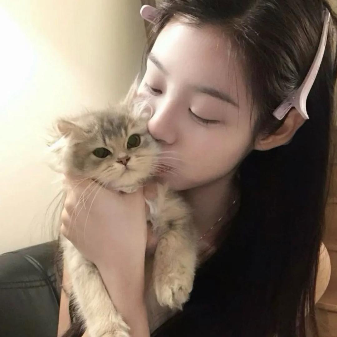 牙牙^