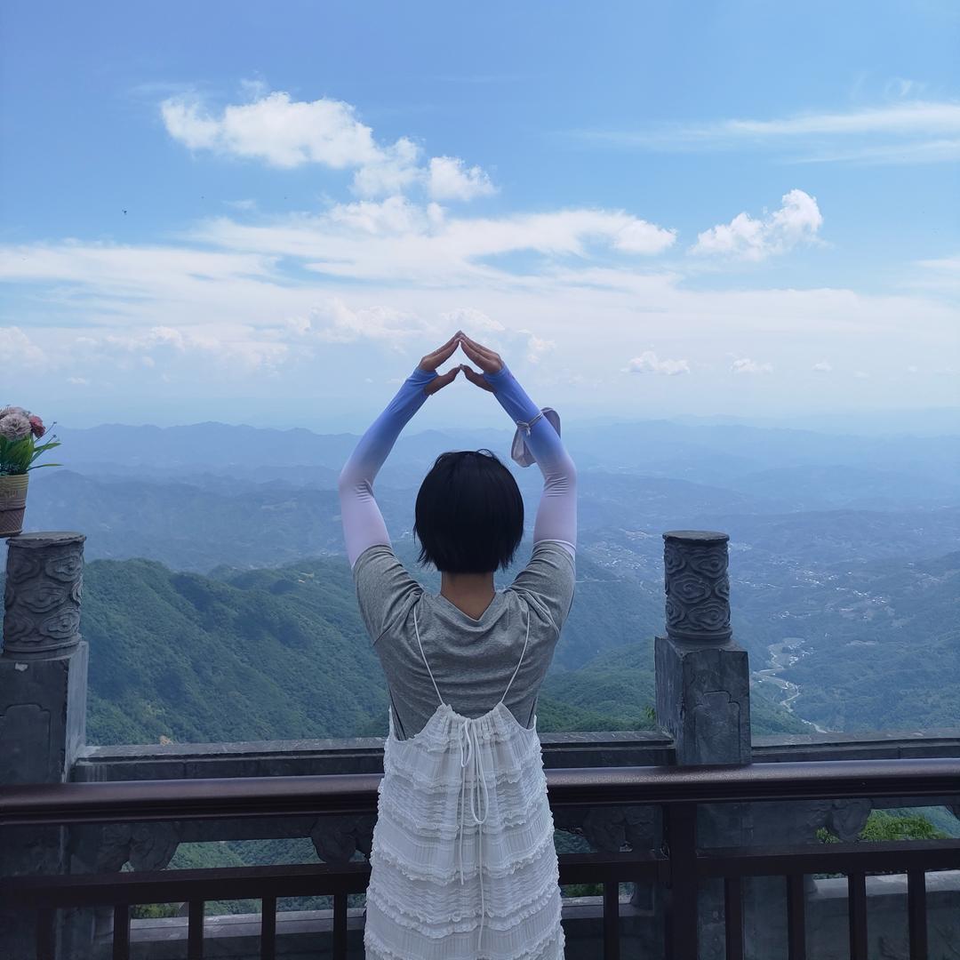 三三两两