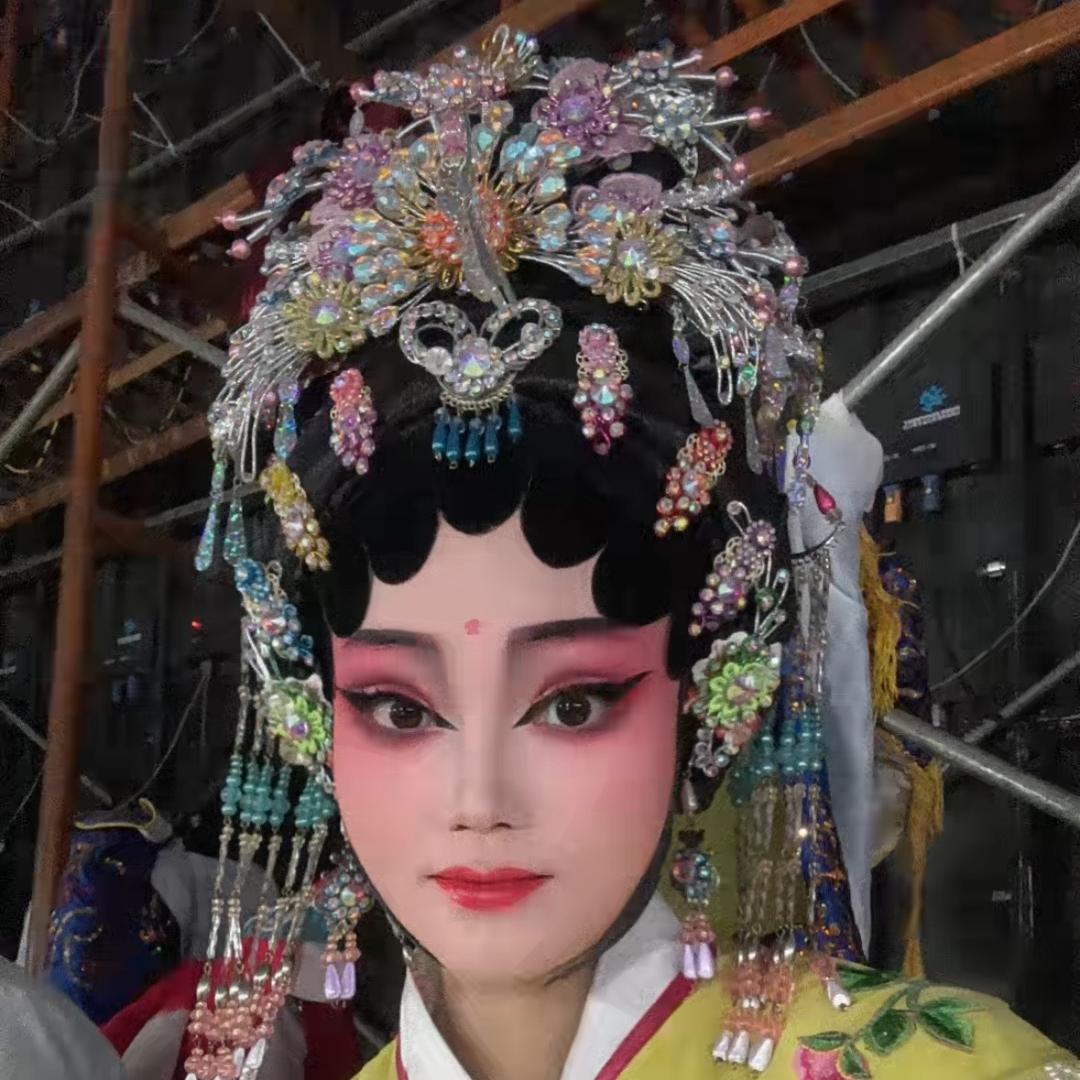 曾沂尧初慕时尚商品小铺