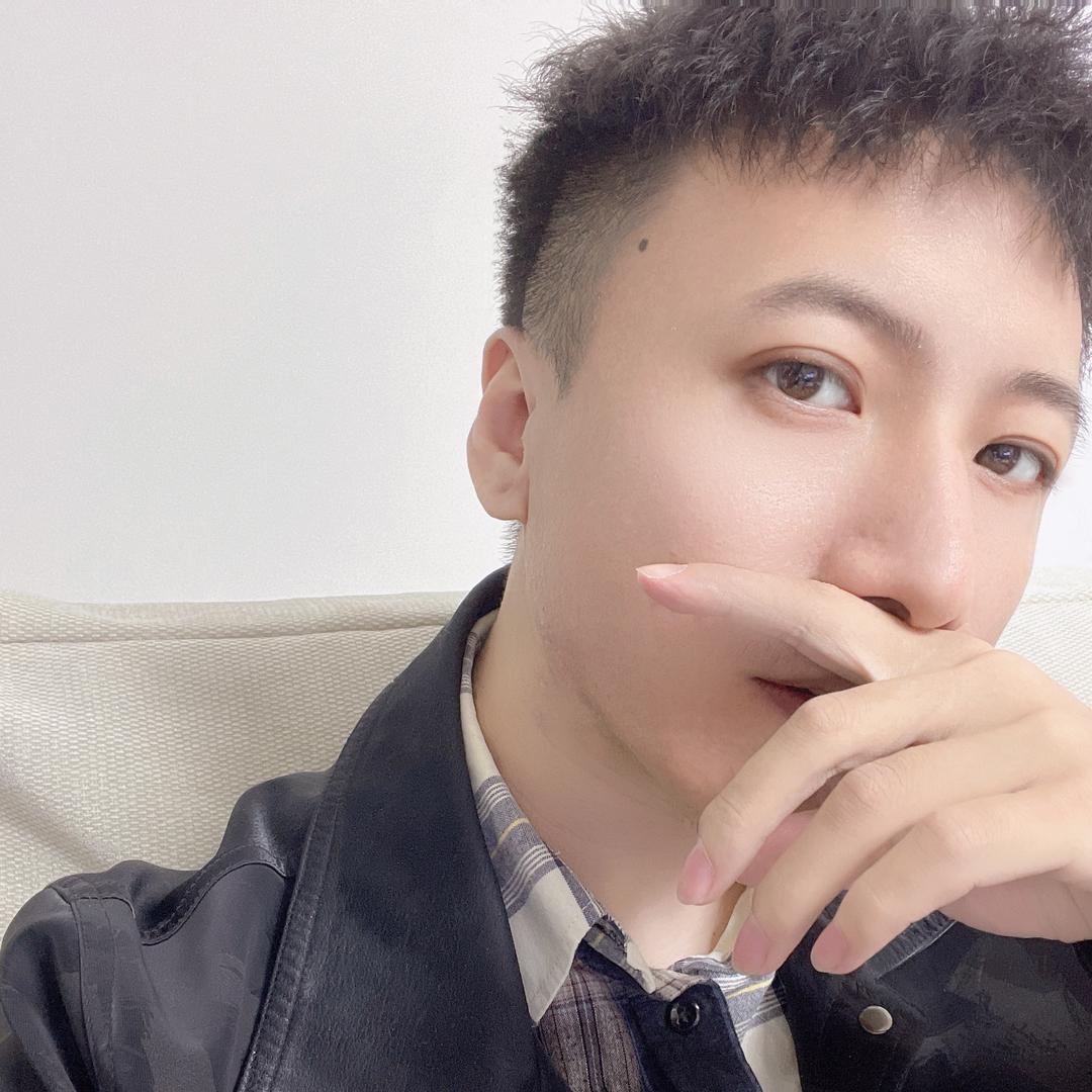 爱画美甲的小于