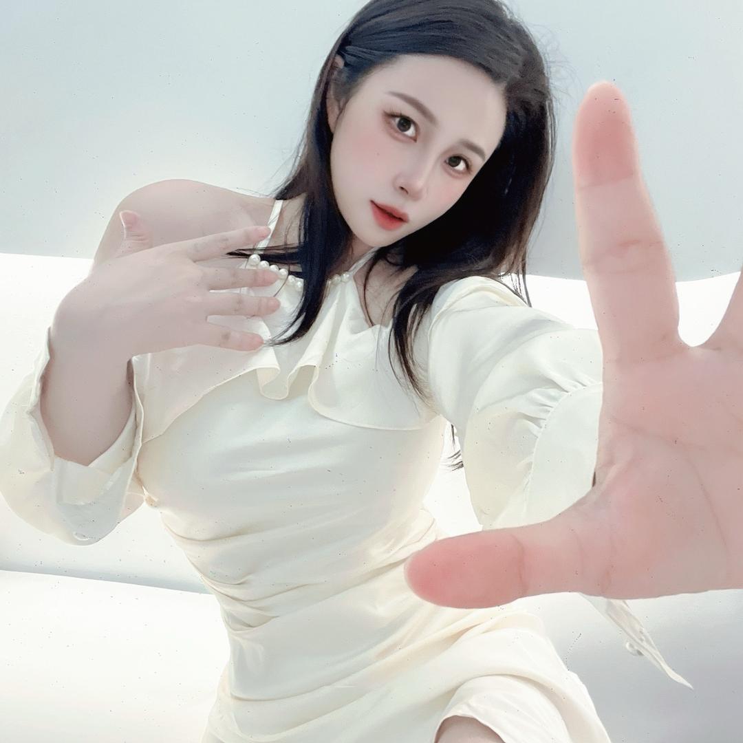 云霞姐姐好呀·