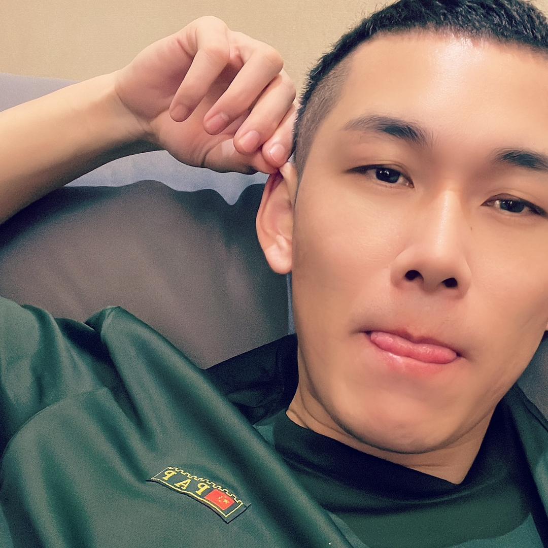 穿prada的王子