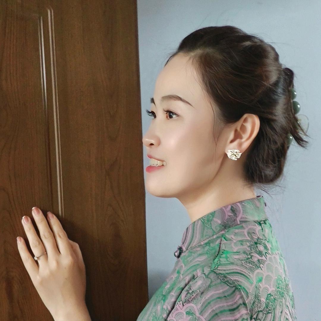 小v