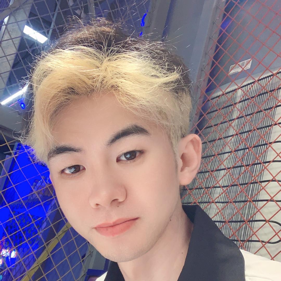 阿龙v
