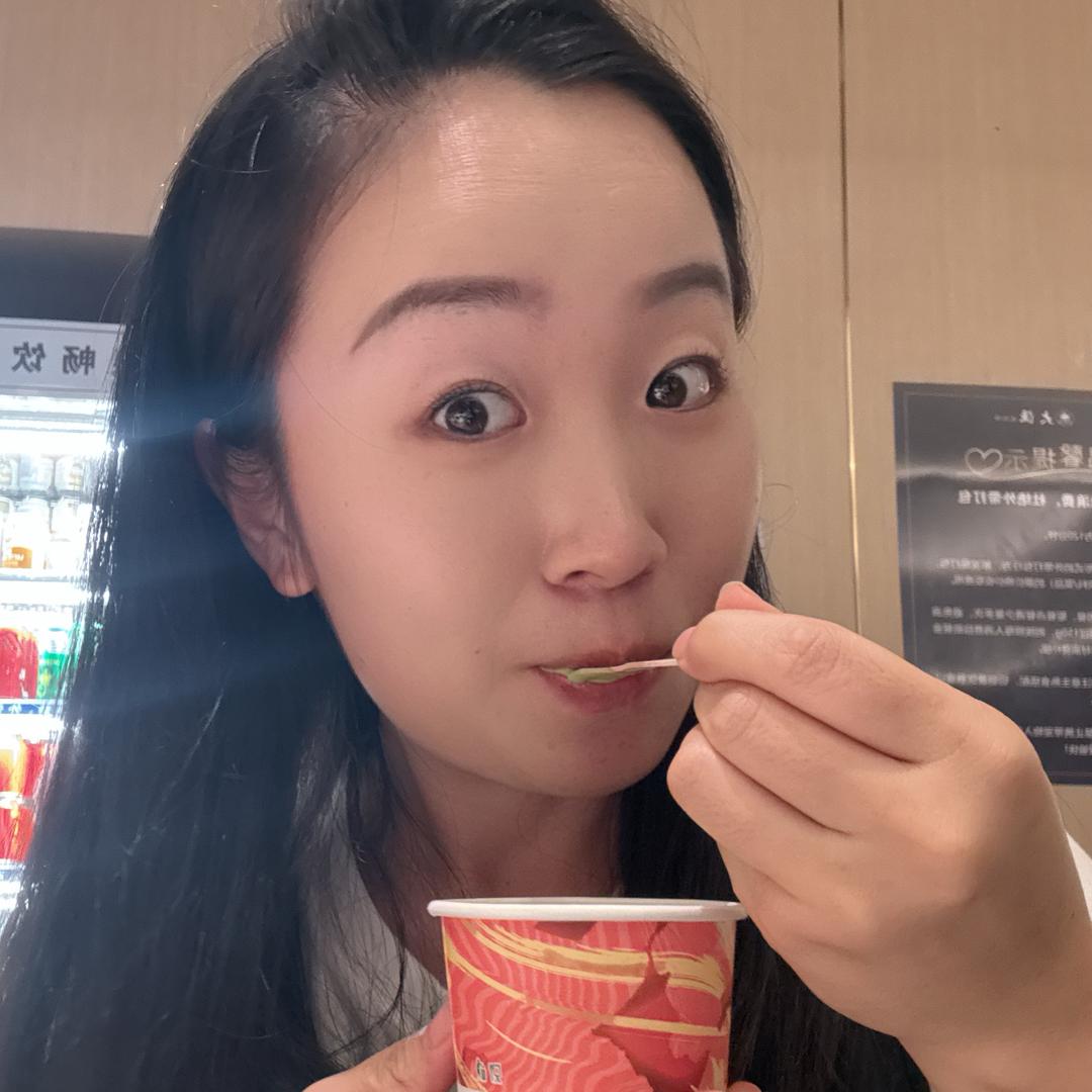 小鹿爱吃饭