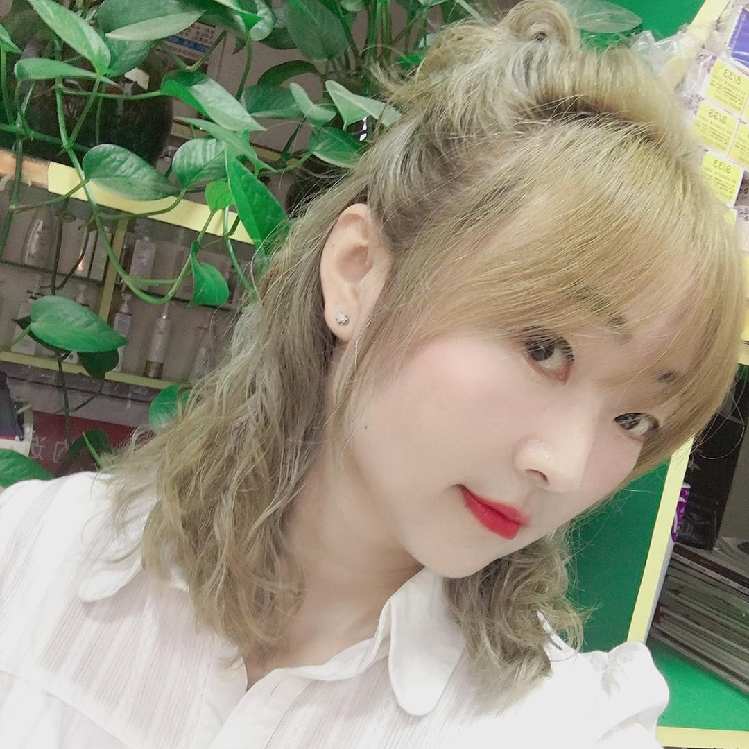 四季红美容美发