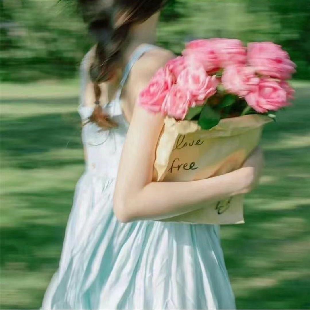 乐乐爱吃鳕鱼肠！