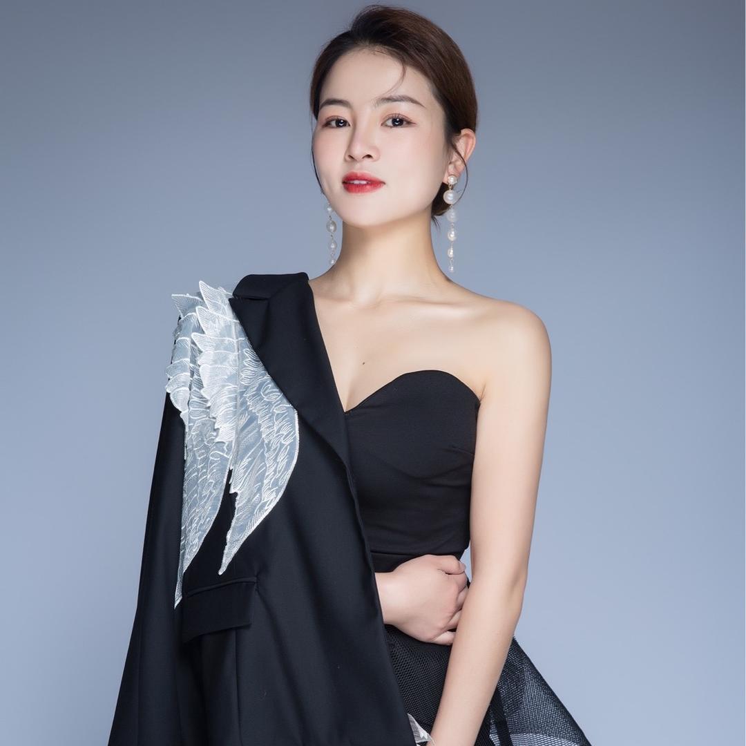 宝韵诗打造素颜女神—梅玲