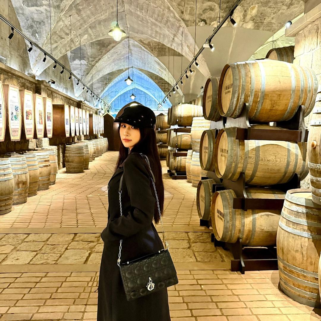 澳门🇲🇴酒庄张小妹