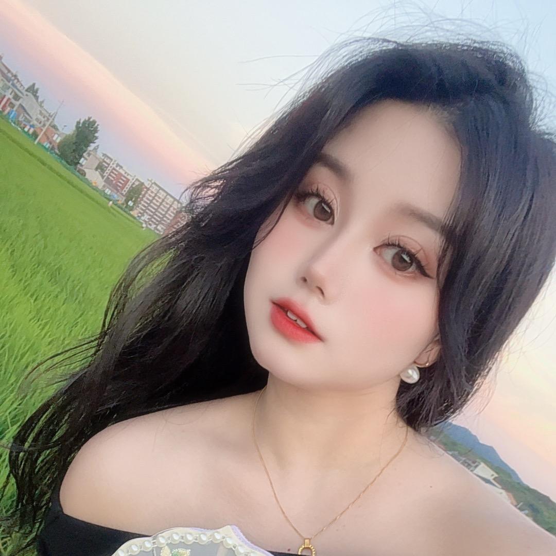 念念听风迟💫💫