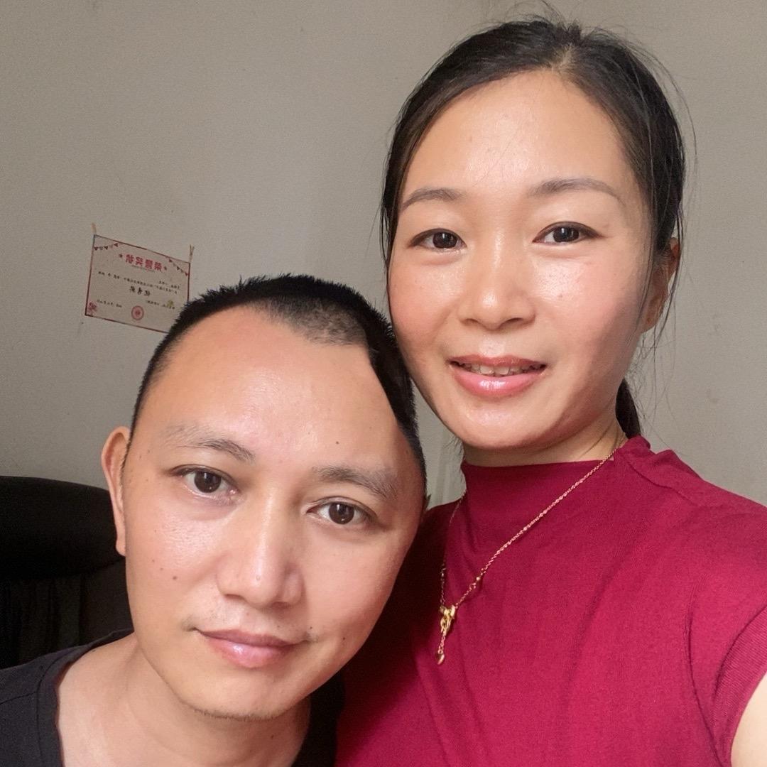 华少夫妇