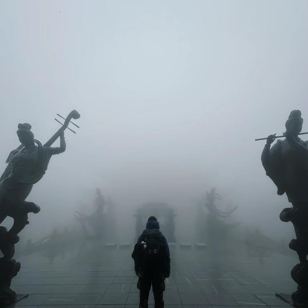 龙先生