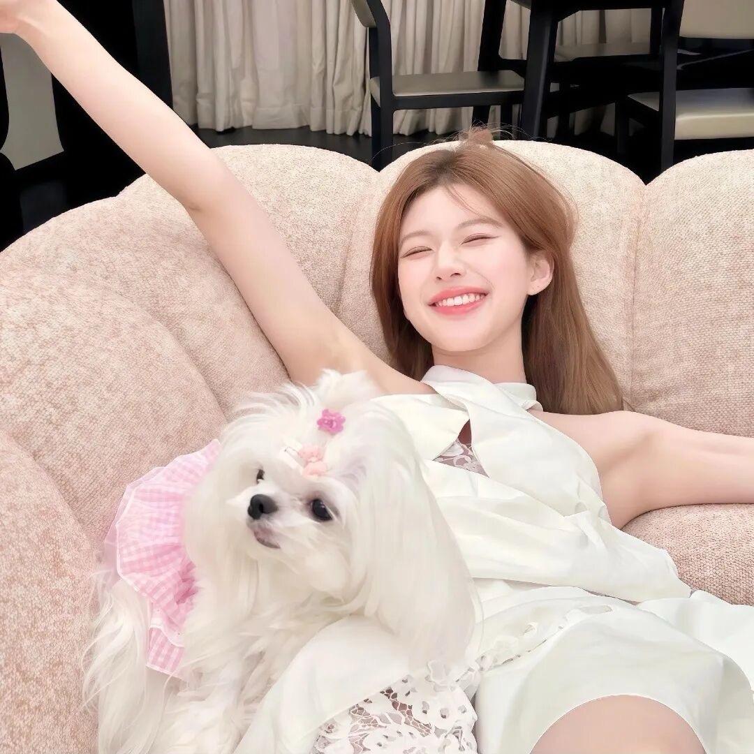 小万美美