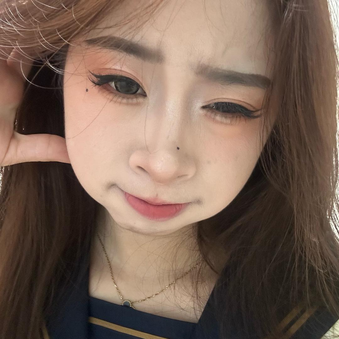 别捏我脸ˡᵃʕ̯•͡˔•̯᷅