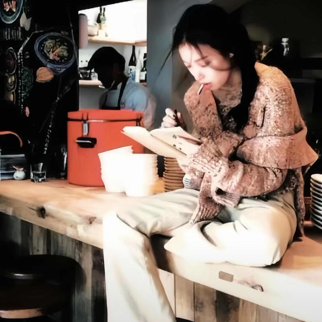 李温柔.