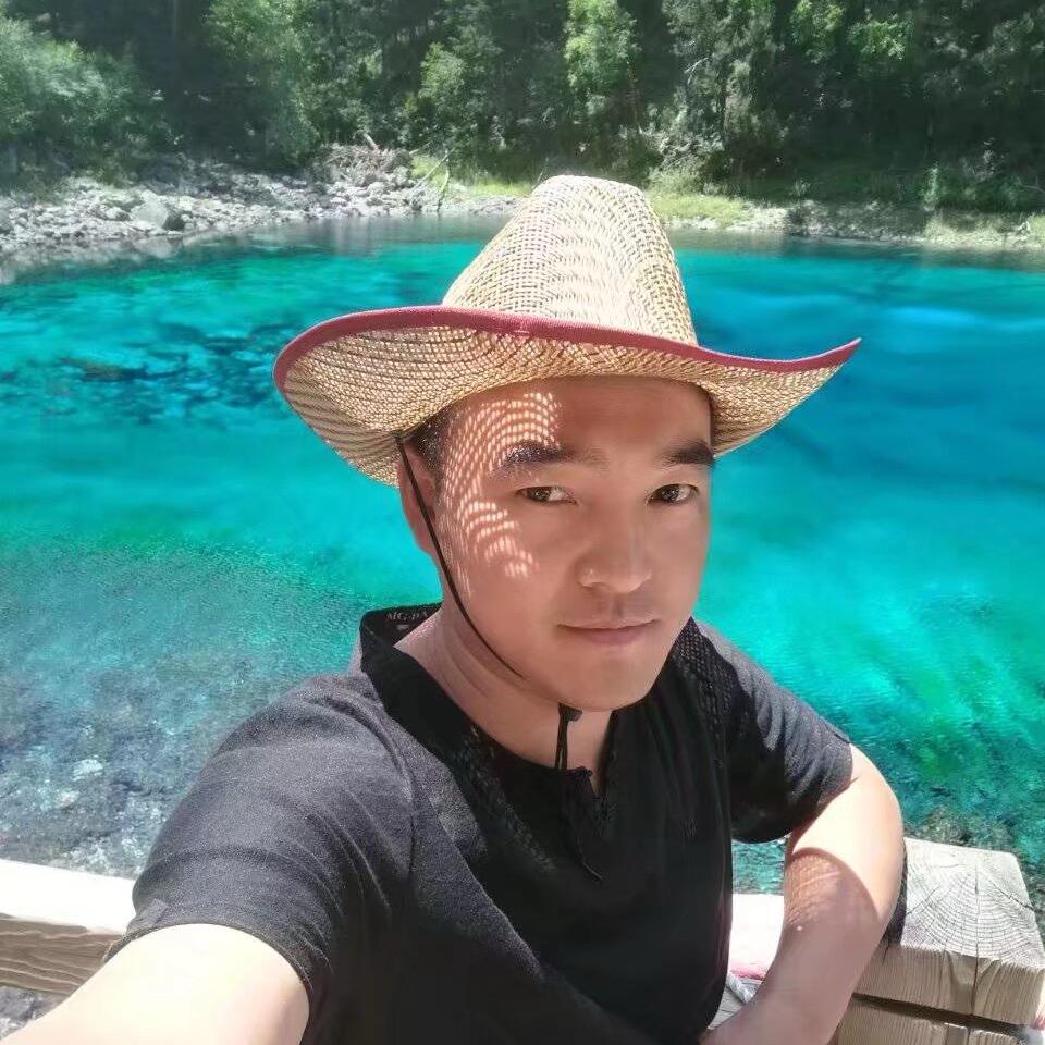 龙哥和他的油泼面馆
