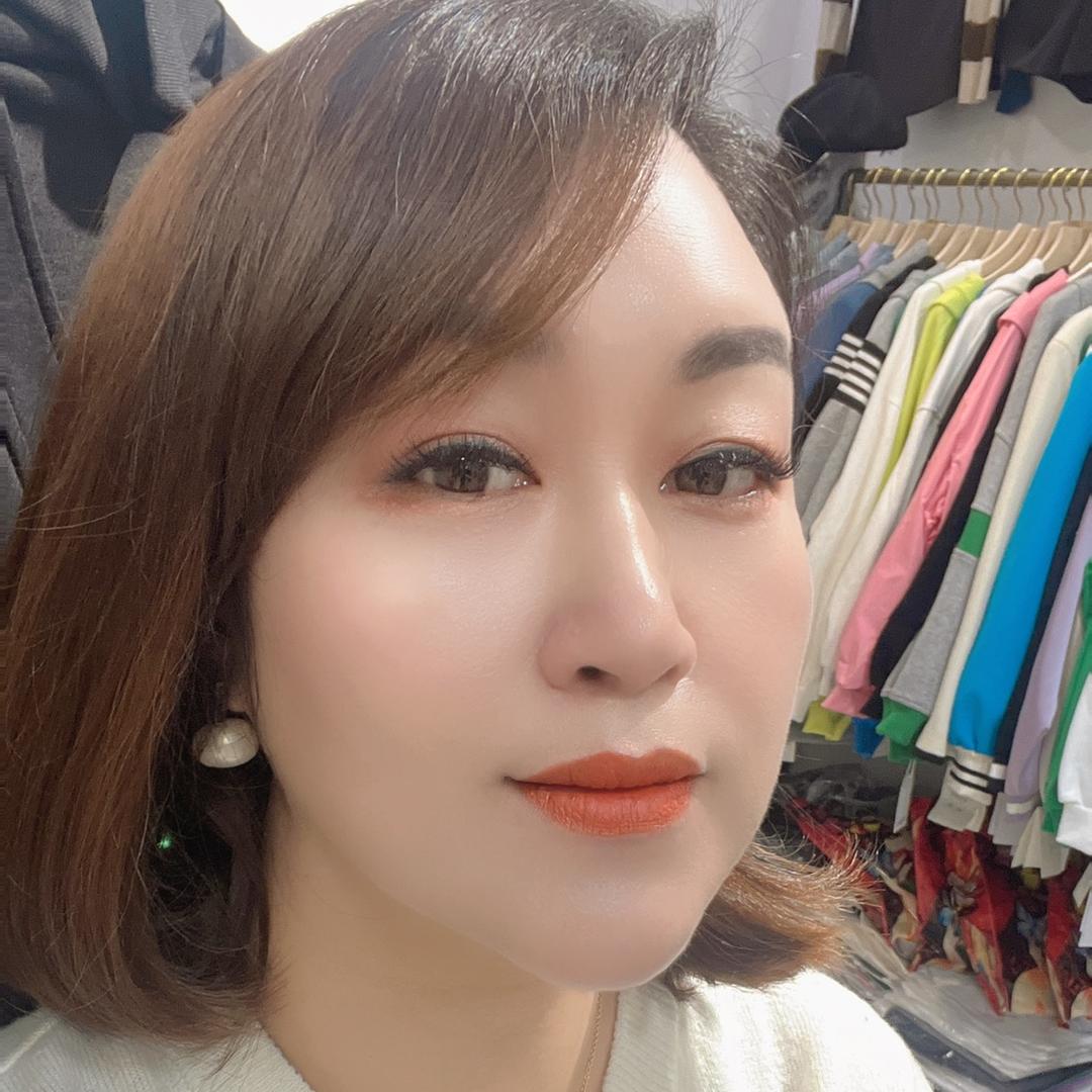 红依都服装店