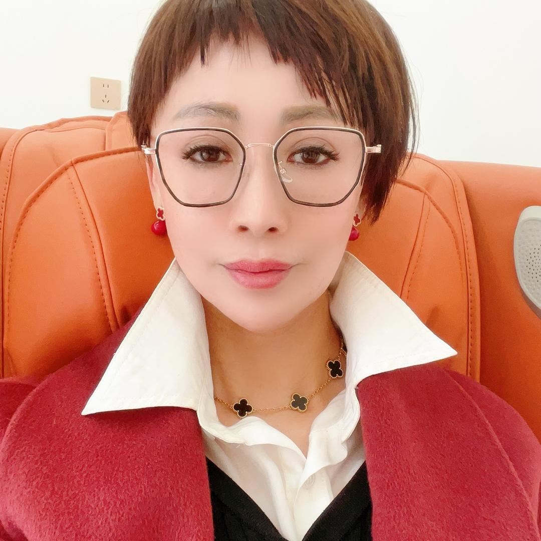 代老师面部美学