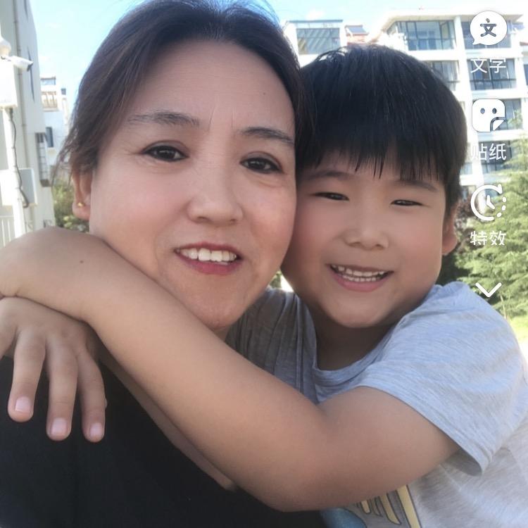 阳光下