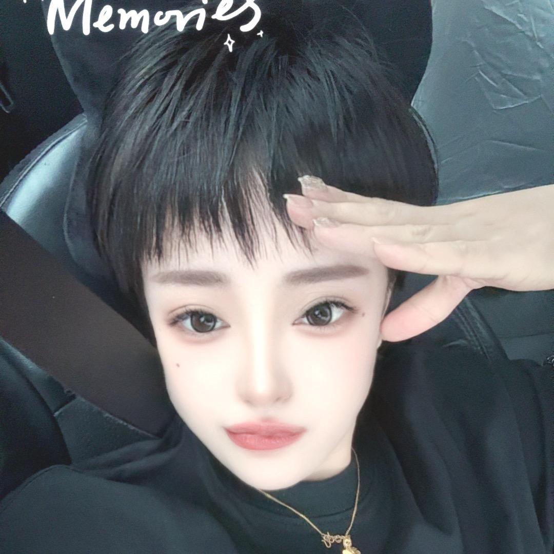 请叫短发小姐姐👧