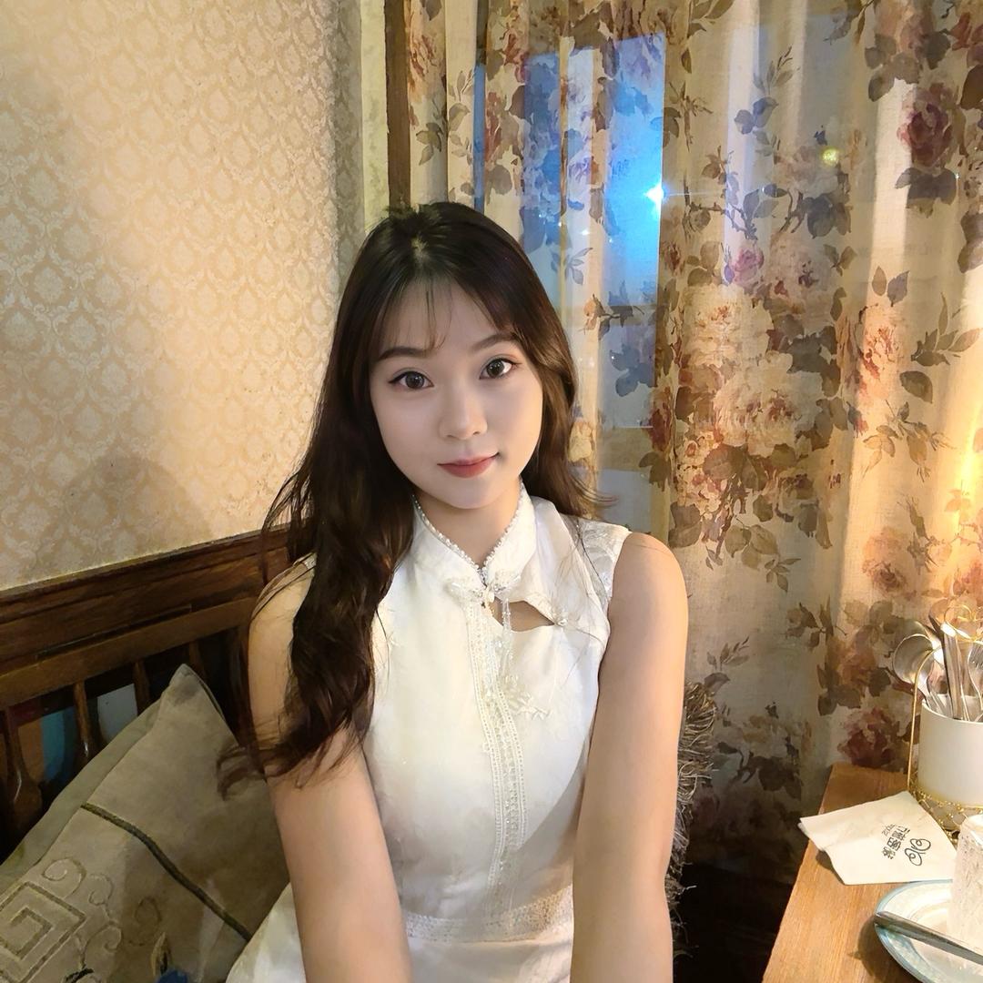 阿闲.
