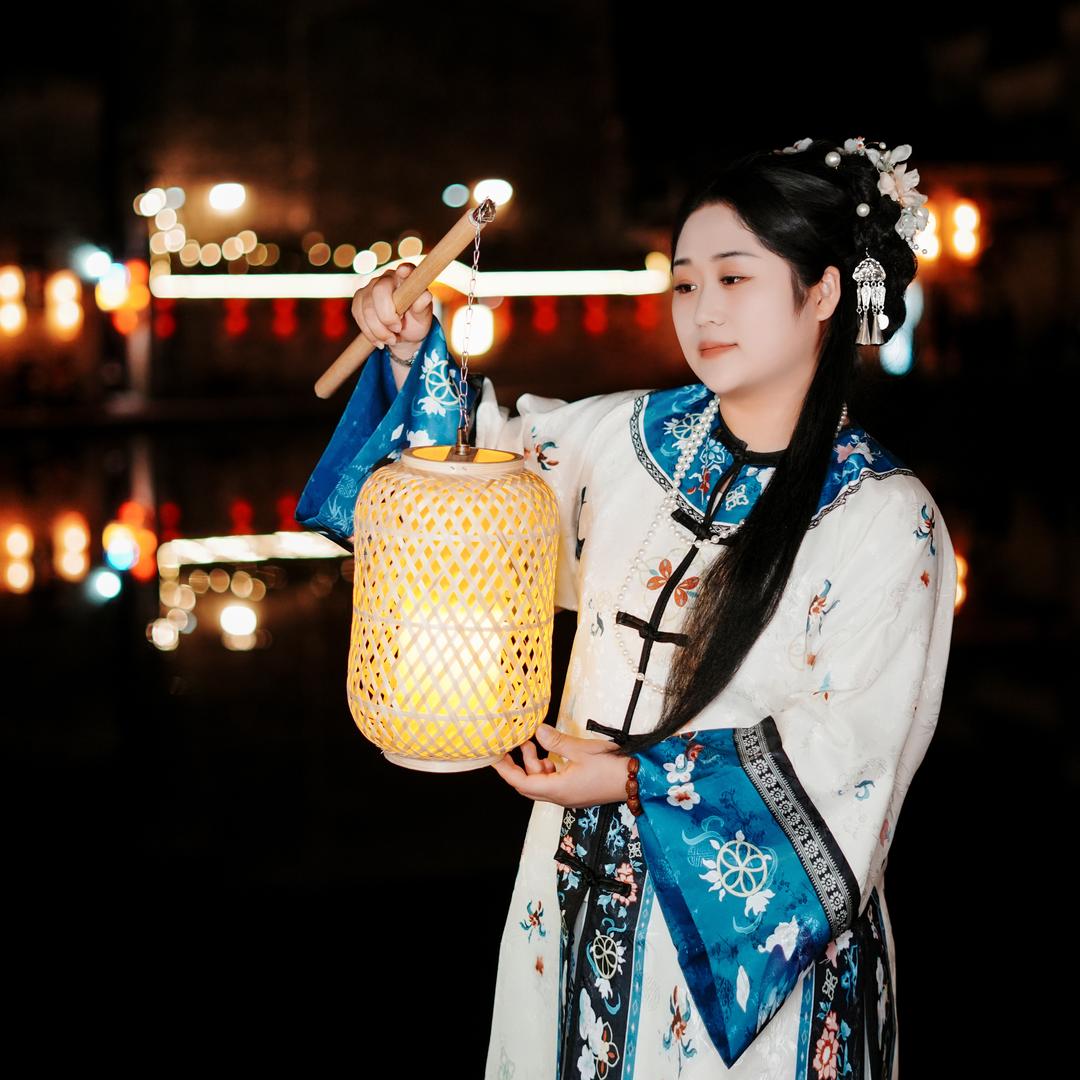 储艳侠-凤台楼市