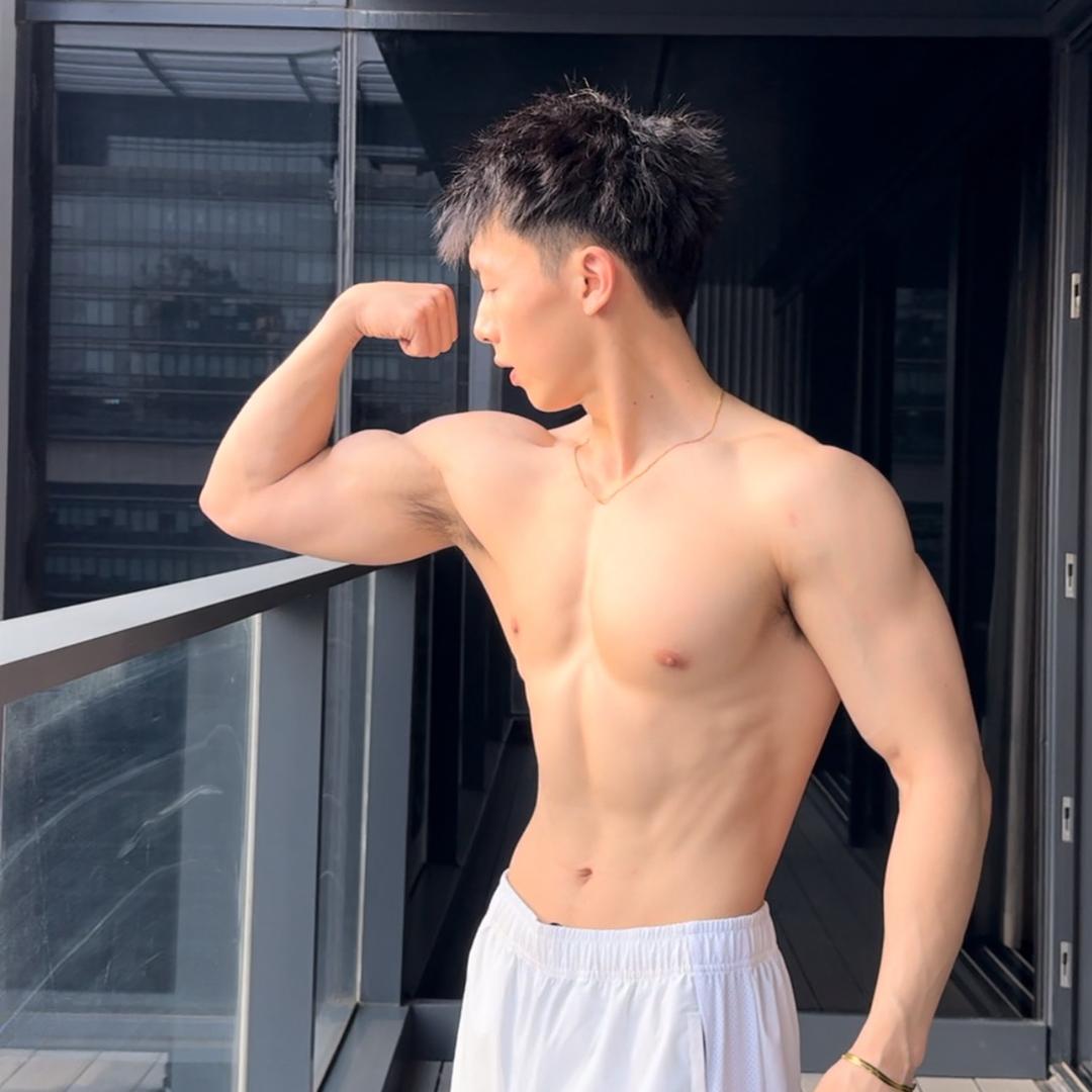 爱健身的小圳