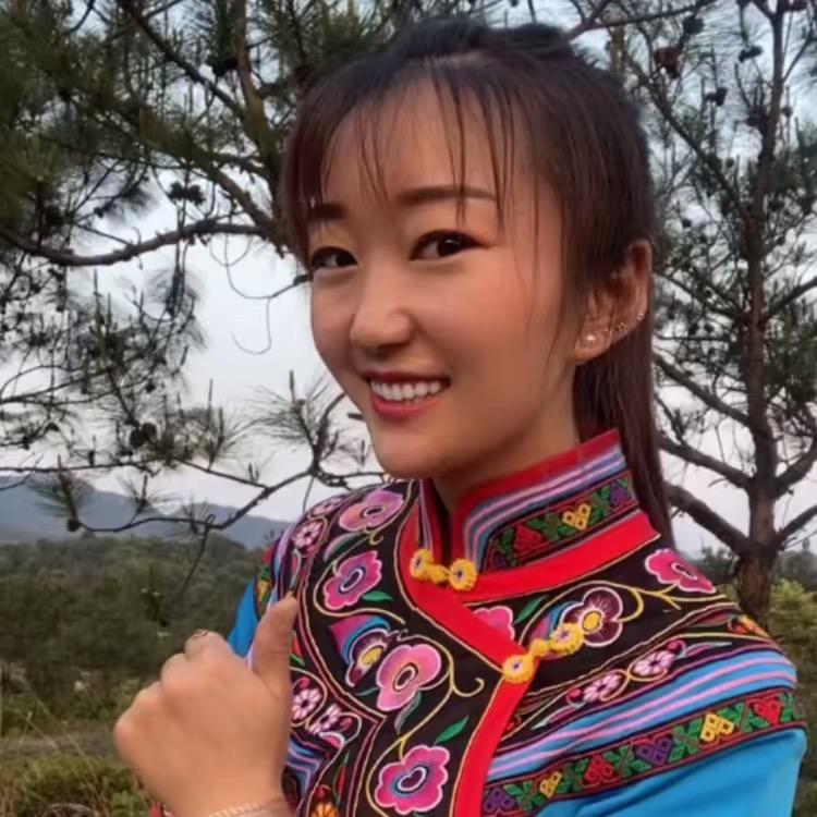 小彝妹来了@