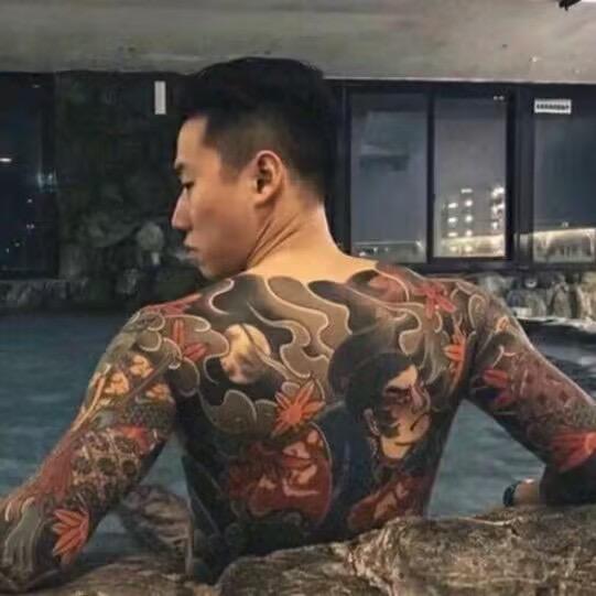 哪不吒