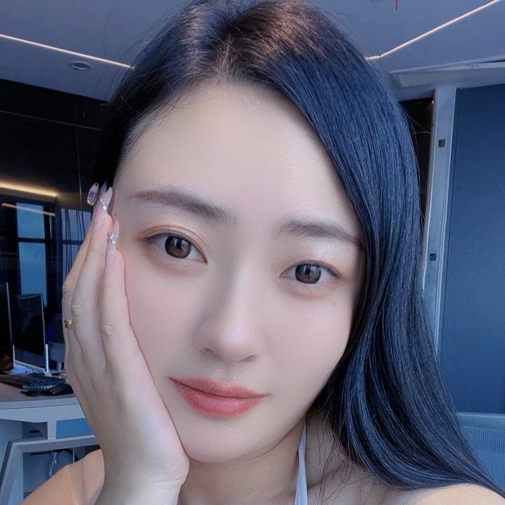 丽 莎（白白胖胖 充满希望）