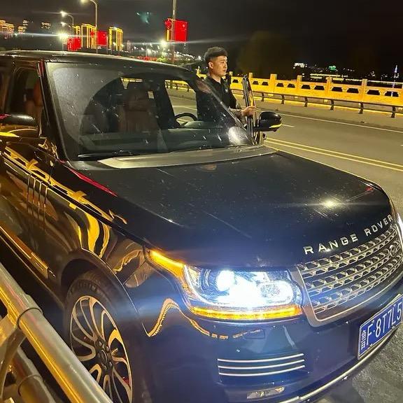 卖车的瑞瑞