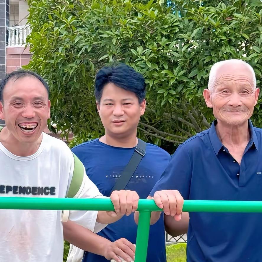 阳光8点政记