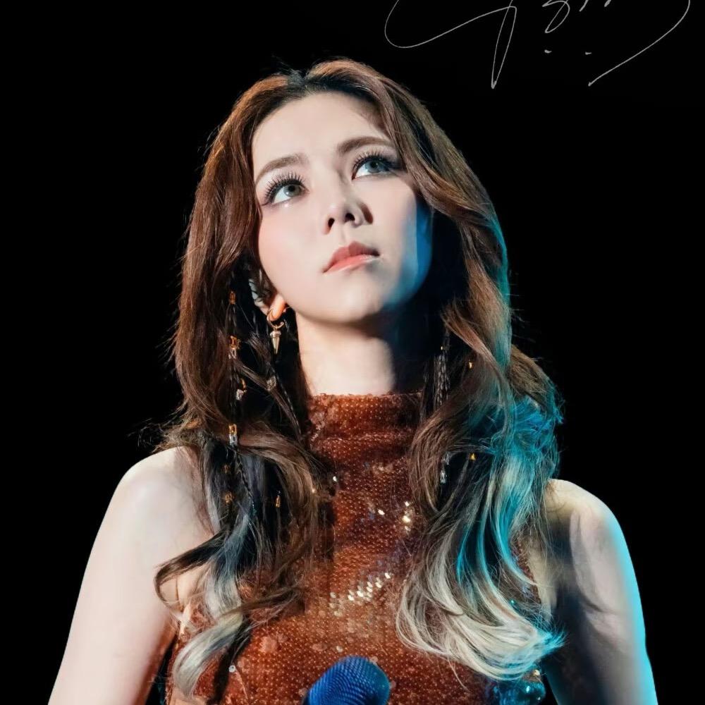 叶子老师（见过邓紫棋啦）