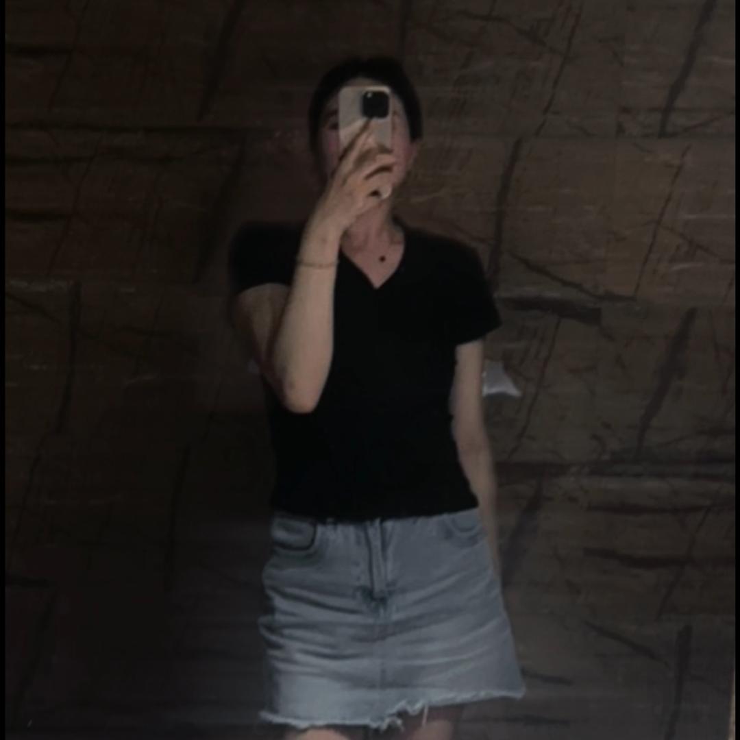 爱吃榴莲的小张🩵