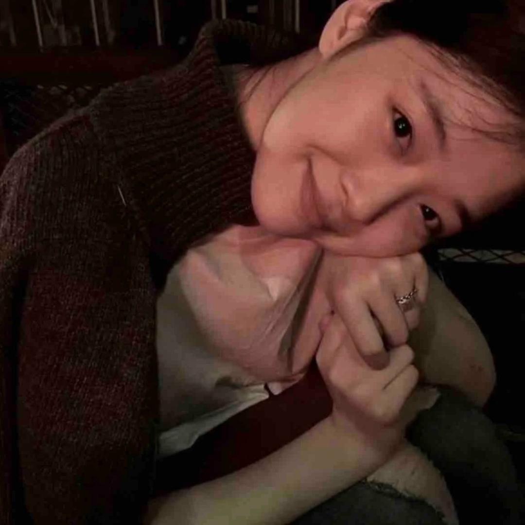 不爱吃蛋黄.