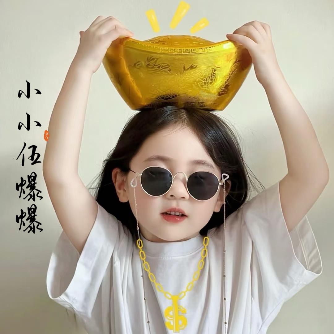 小小伍爆爆