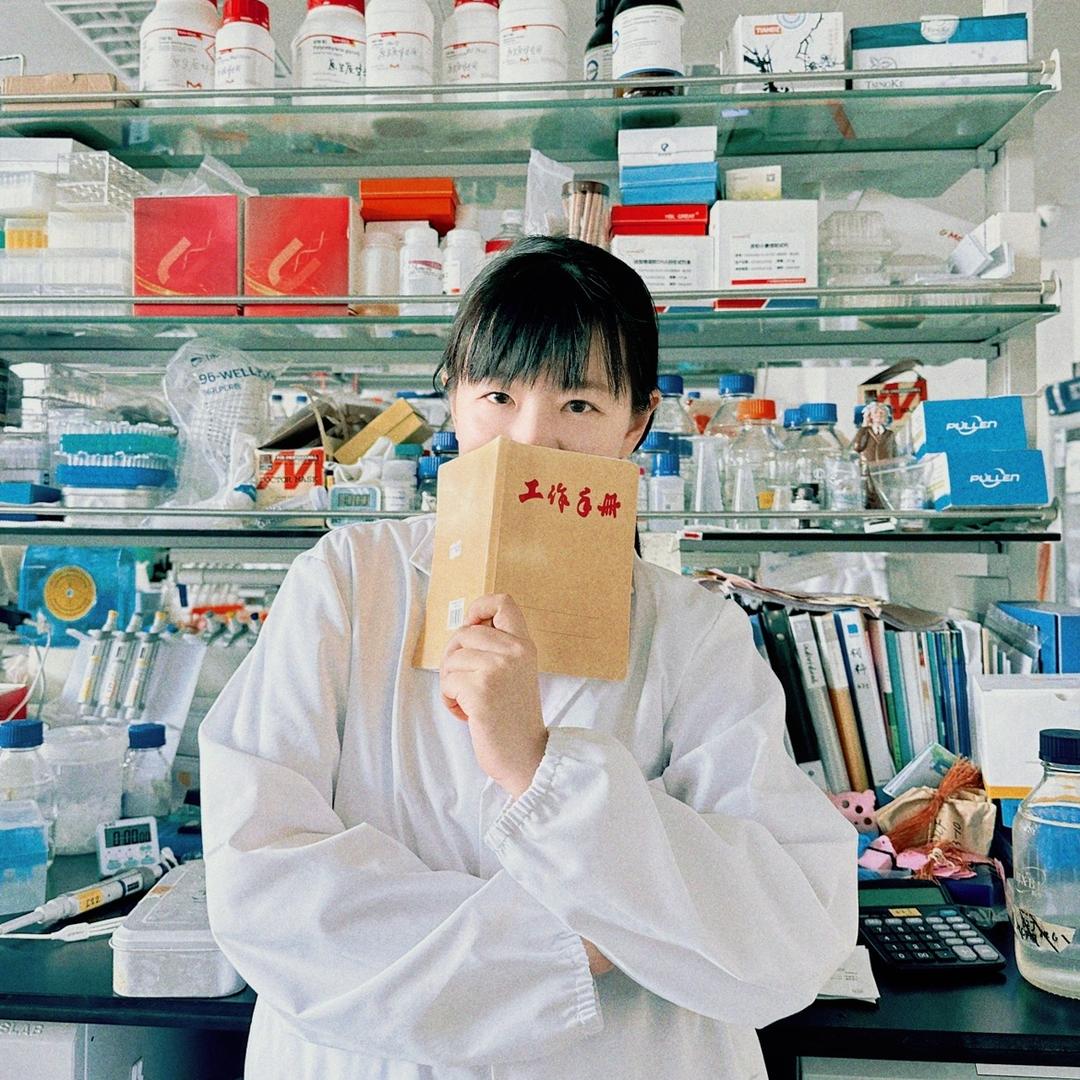 铲屎姑娘