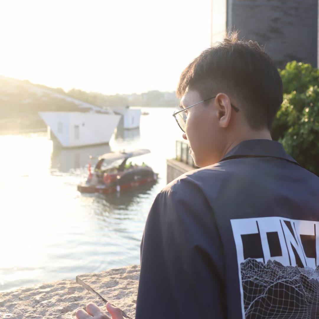 晴朗爱旅游