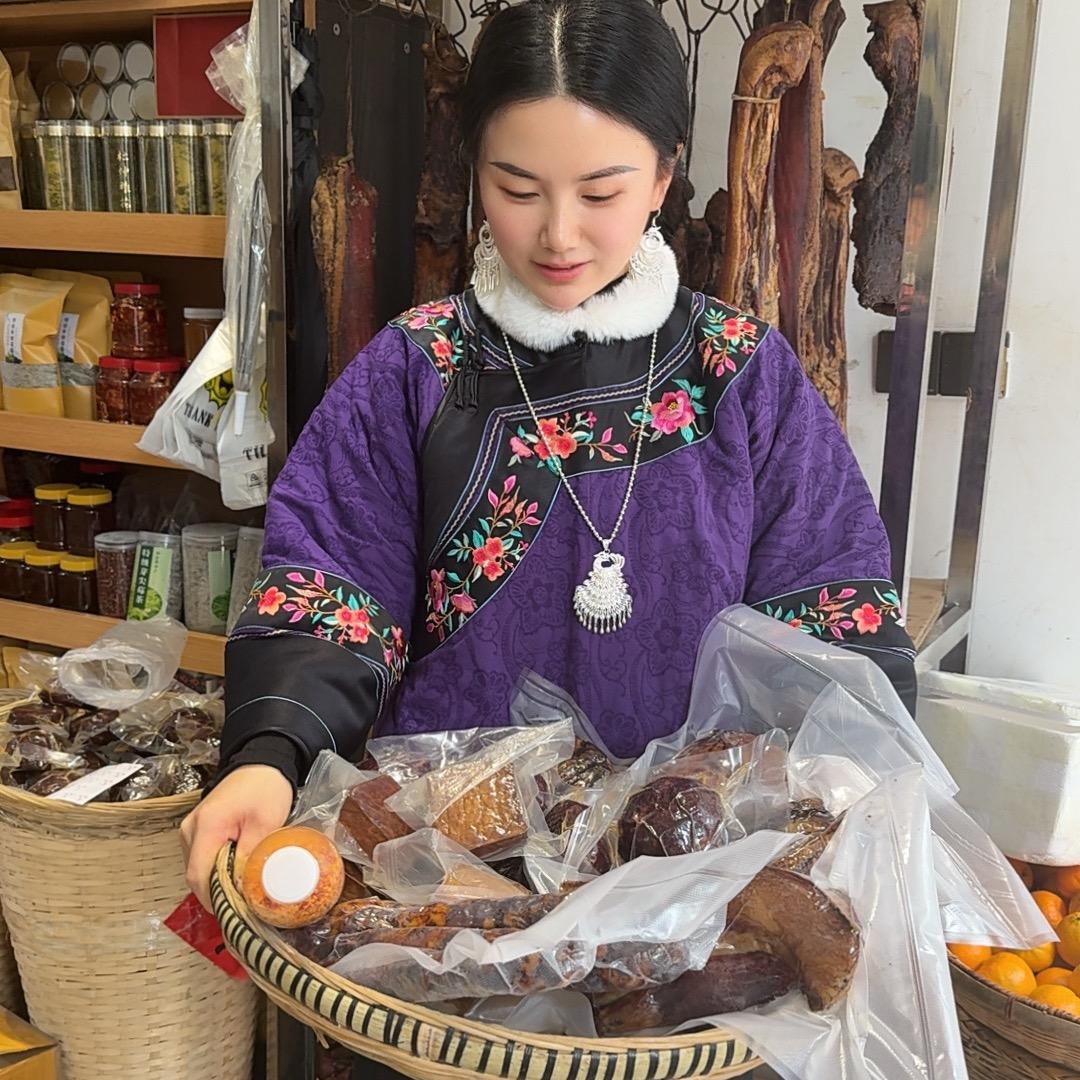 张家界土货店：雅琴