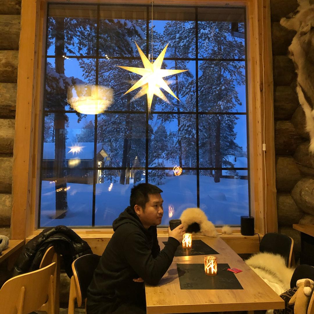 F叔边旅行边交易