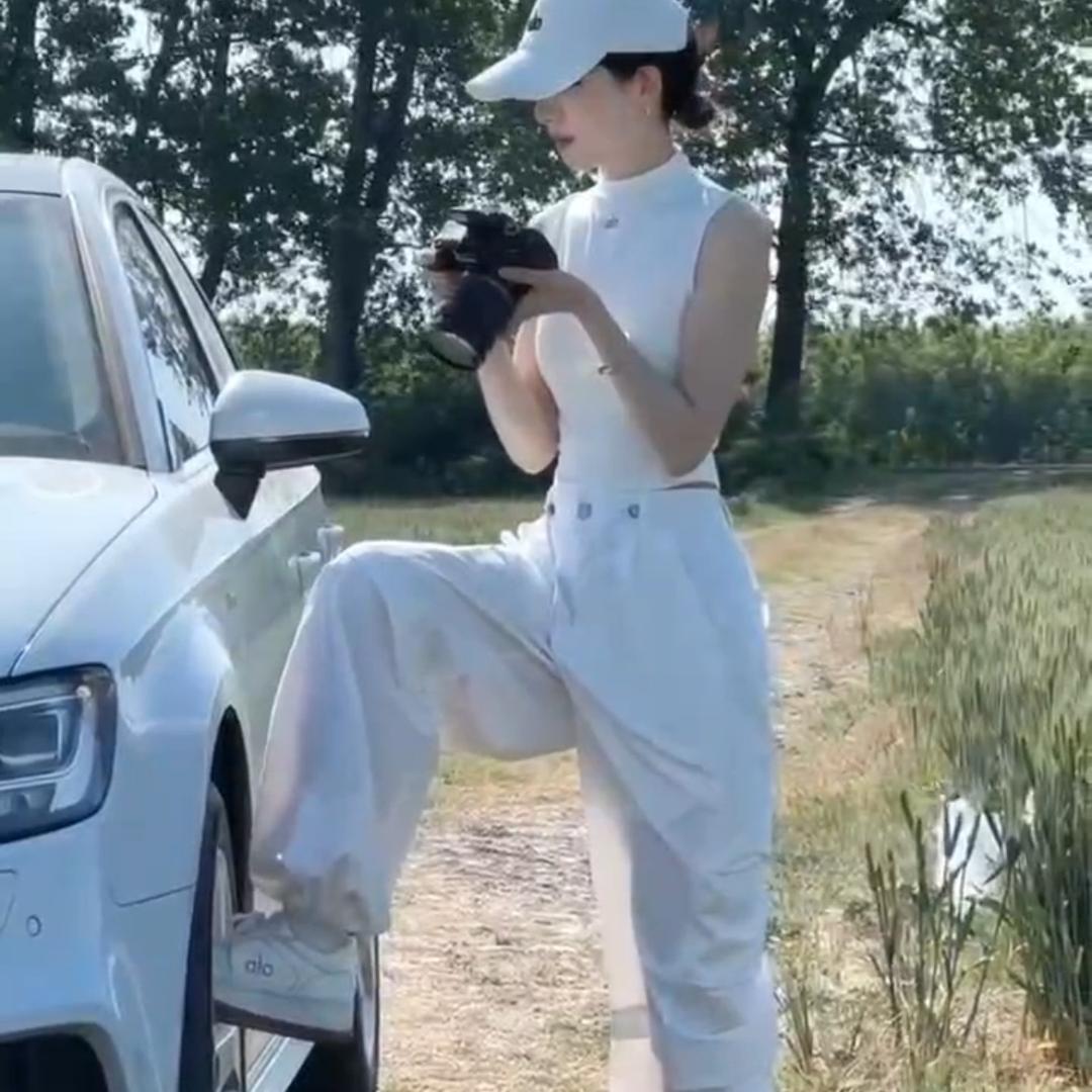 妍妍服装店