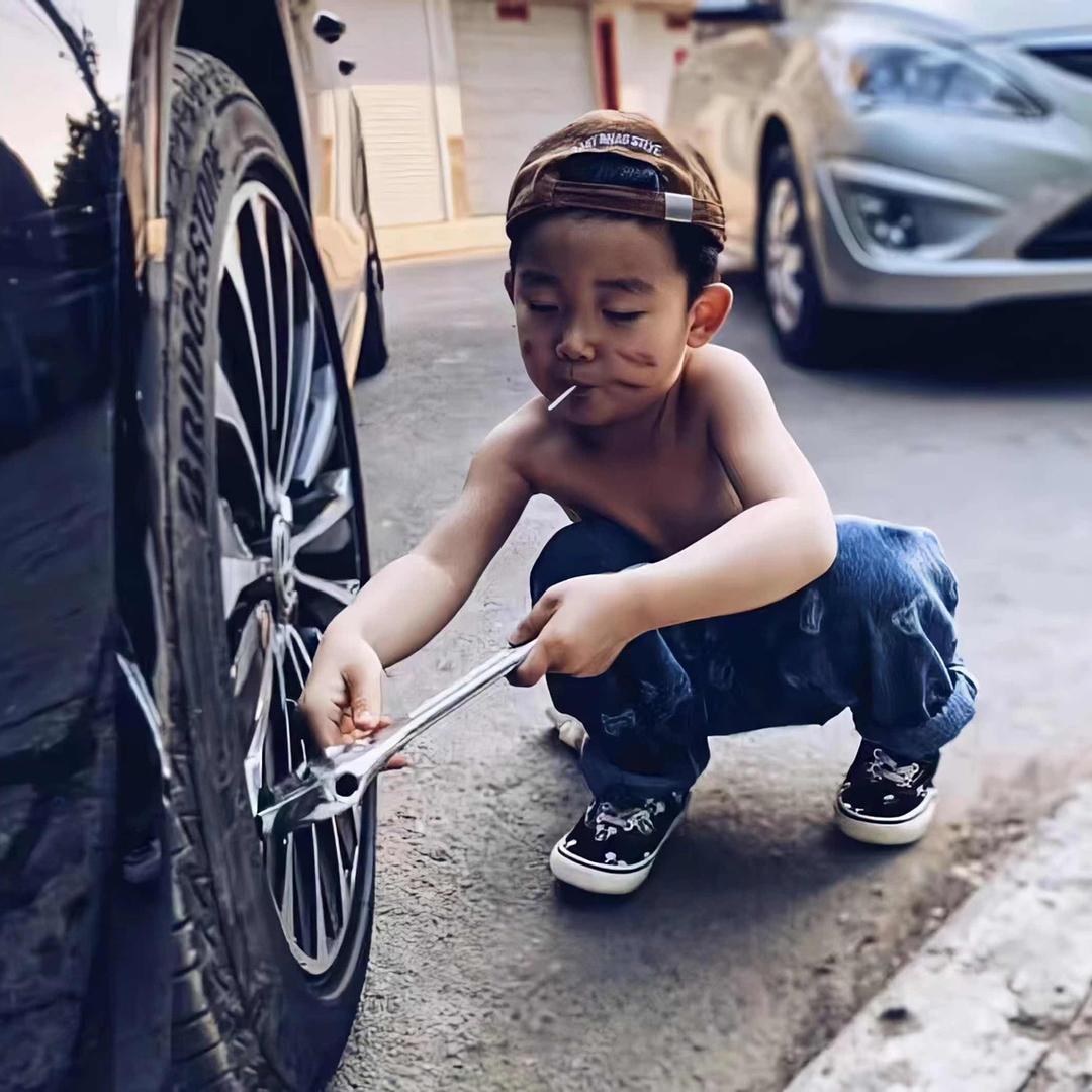 梦想开库里南的男人